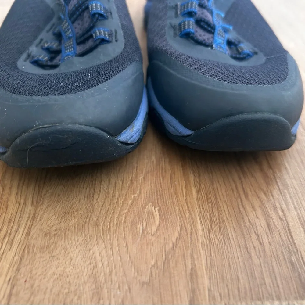 L.L.Bean boy’s blue shoes sneakers trainers